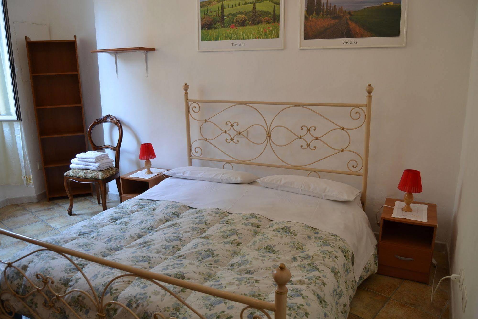 La Casa Di Antonella Hotel เซียนา ภายนอก รูปภาพ