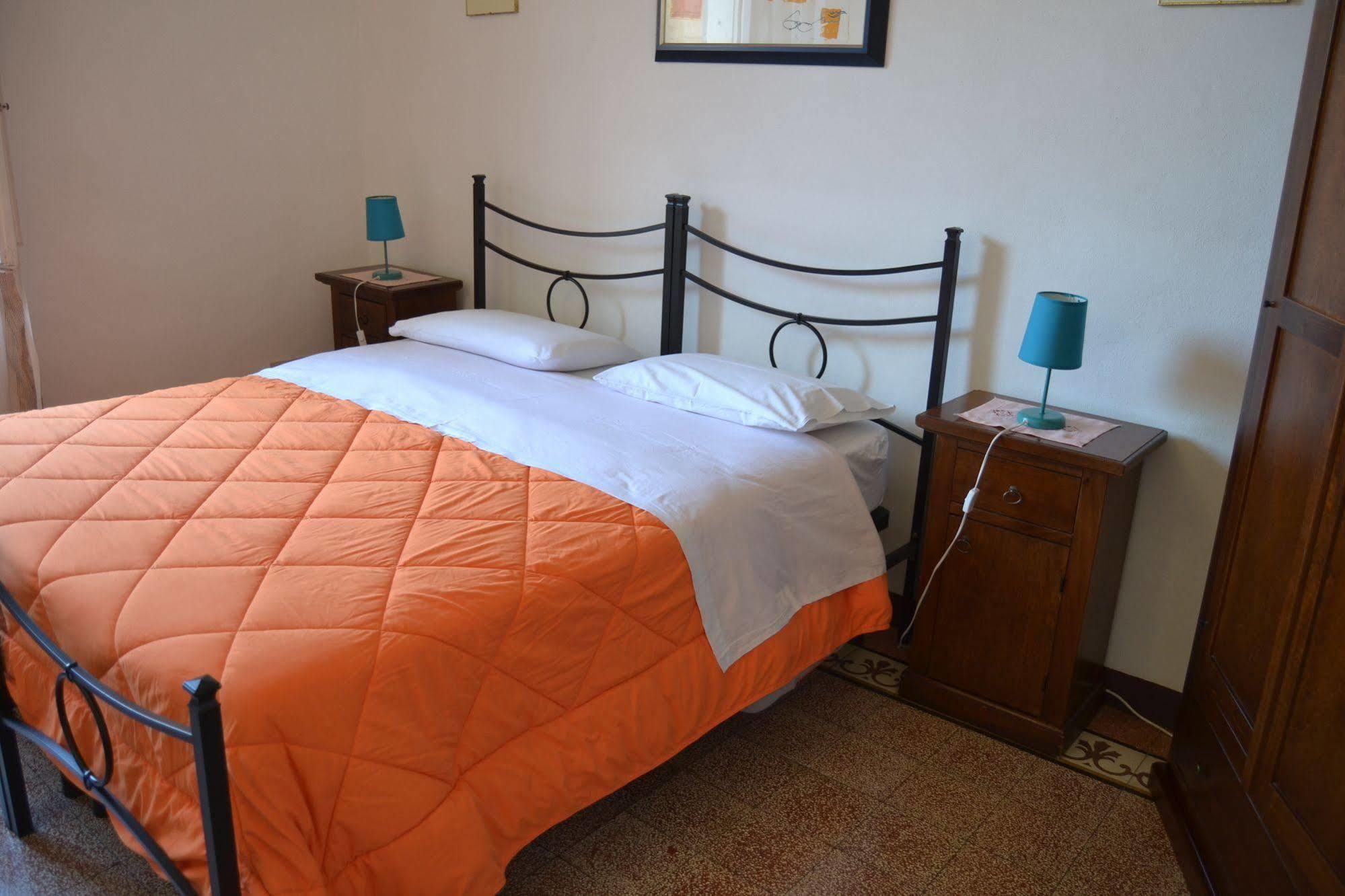 La Casa Di Antonella Hotel เซียนา ภายนอก รูปภาพ